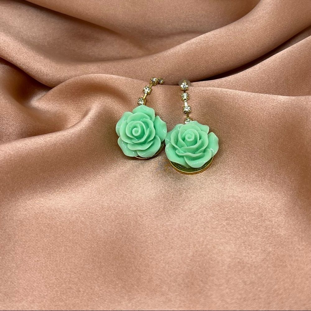 Teal Floral Gold Toned Dangle Earring